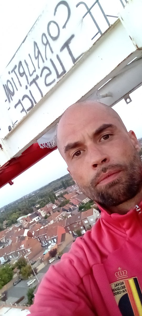 max_winne's tweet photo. @Cyrilhanouna @bigfloetoli @jdoreofficiel Je t avais écris il y a peu... l action est en  cours... les médias préfère pogba... seul les gens qui passent et mes amis me soutiennent .. mais je ne peux rien sans rendre l affaire reelement publique.. aide moi stp baba...😪 https://t.co/TVRLLOcMPR