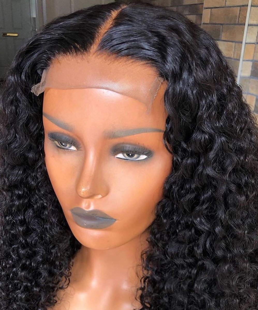 How cute! 🤩 Who wanna try this stunning curly wig?#GirlTalkZA #SkeemSaam #gomoramzansi #etvScandal #HouseOfZwide Babes Wodumo