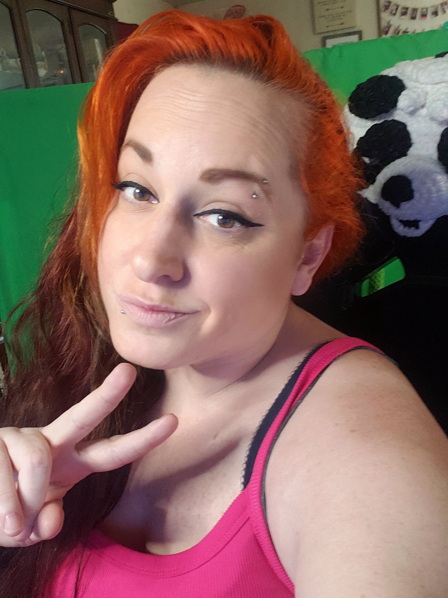 KaTapillars_Art's tweet photo. I'm live on #Trovo with @NuttZ_Nation & @MsHiiGhLiiFe we are gonna throw our beans around in #fallfuys come watch us lose our minds!! 🤣🤣🤪
https://t.co/394vavECoI
#katapillarcreations #nationfam #myhumans #trovostreamer #kofiseller https://t.co/MPFjP834bI