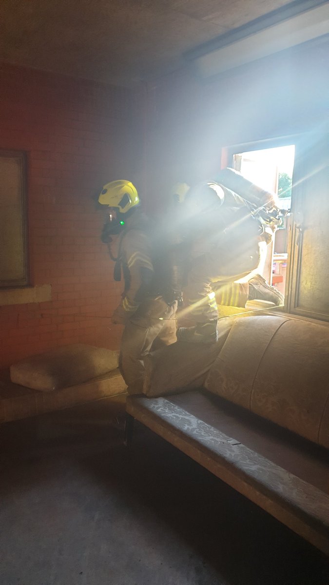 Nobster19's tweet photo. @WMFSHadenCross Red Watch, B.A and Guidelines with @WMFSWoodgate. TFF Gwilt being put through his paces. https://t.co/QIWpu4mzUI