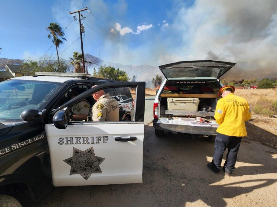 SDSheriff's tweet photo. #Border32Fire #Update 
Latest Road Closures: 
🛑EB SR-94 and Marron Valley Road
🛑EB SR-94 and Otay Lakes Road
🛑WB SR-94 and Potrero Valley Road
🛑WB SR-94 and Forest Gate Road
🛑Tecate Port of Entry
Please drive slowly. Watch out for deputies, firefighters and fire equipment. https://t.co/mhlXCqjEcX