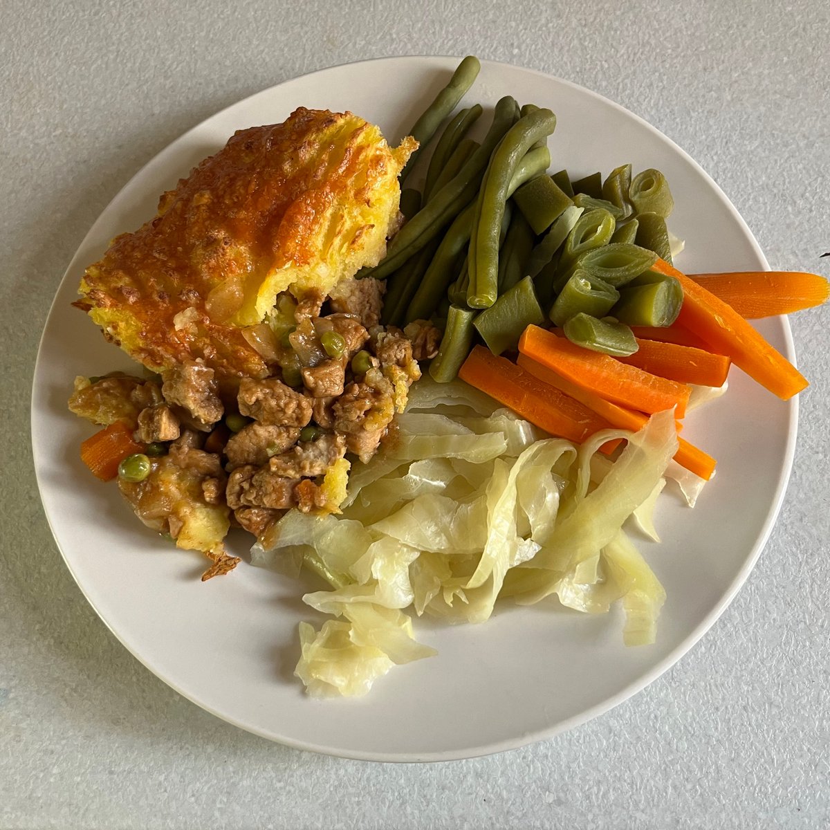 pottyplotters's tweet image. And for tonight we have red pepper and tomato soup, followed by quorn cottage pie with butternut and potato mash accompanied by fresh veg!

A meal containing at least 8 of your 5 a day!!

#allotment #allotmentlife #gyo #growyourown #TopOfThePlots
