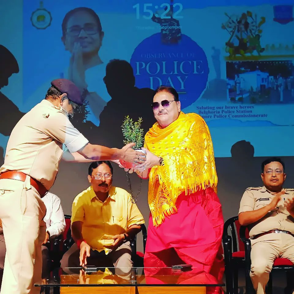 madanmitraoff's tweet image. 24x7, 365 days our police force have always performed their duty with courage, dedication and Pride. Bengal is one of the safest state for woman in India, the credit surely goes to our police force. We the people of Bengal Are forever indebted.

#mmphotography #mmpicture