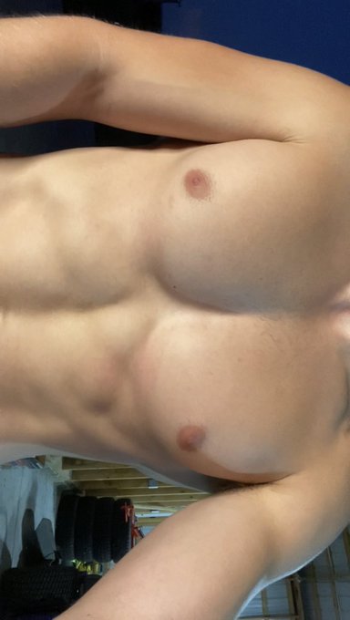 Wanna use my pecs as ur pillow? https://t.co/EAWiNkVYoy