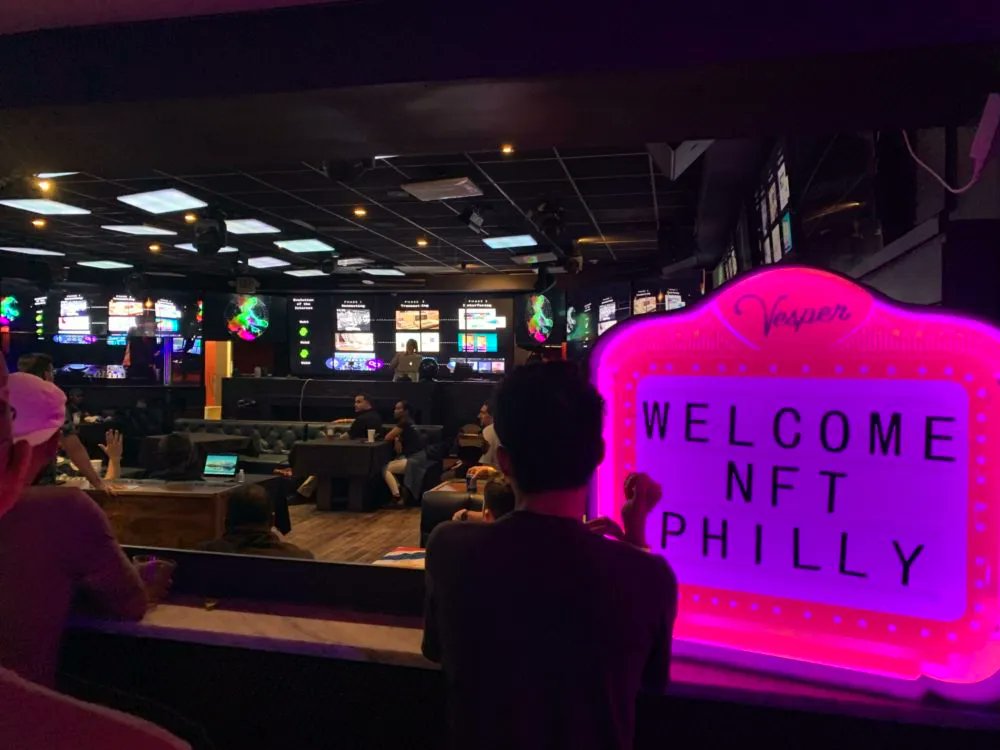 What happens when talk of NFTs, edtech and art intersect at a Philly nightclub?

Edtech startup founder <a href="/btheinfluence/">be great, be humble 💎</a> explained "Why NFTs" at <a href="/NFTPhilly/">NFTPhilly</a>'s latest event bit.ly/3wK2Bo3