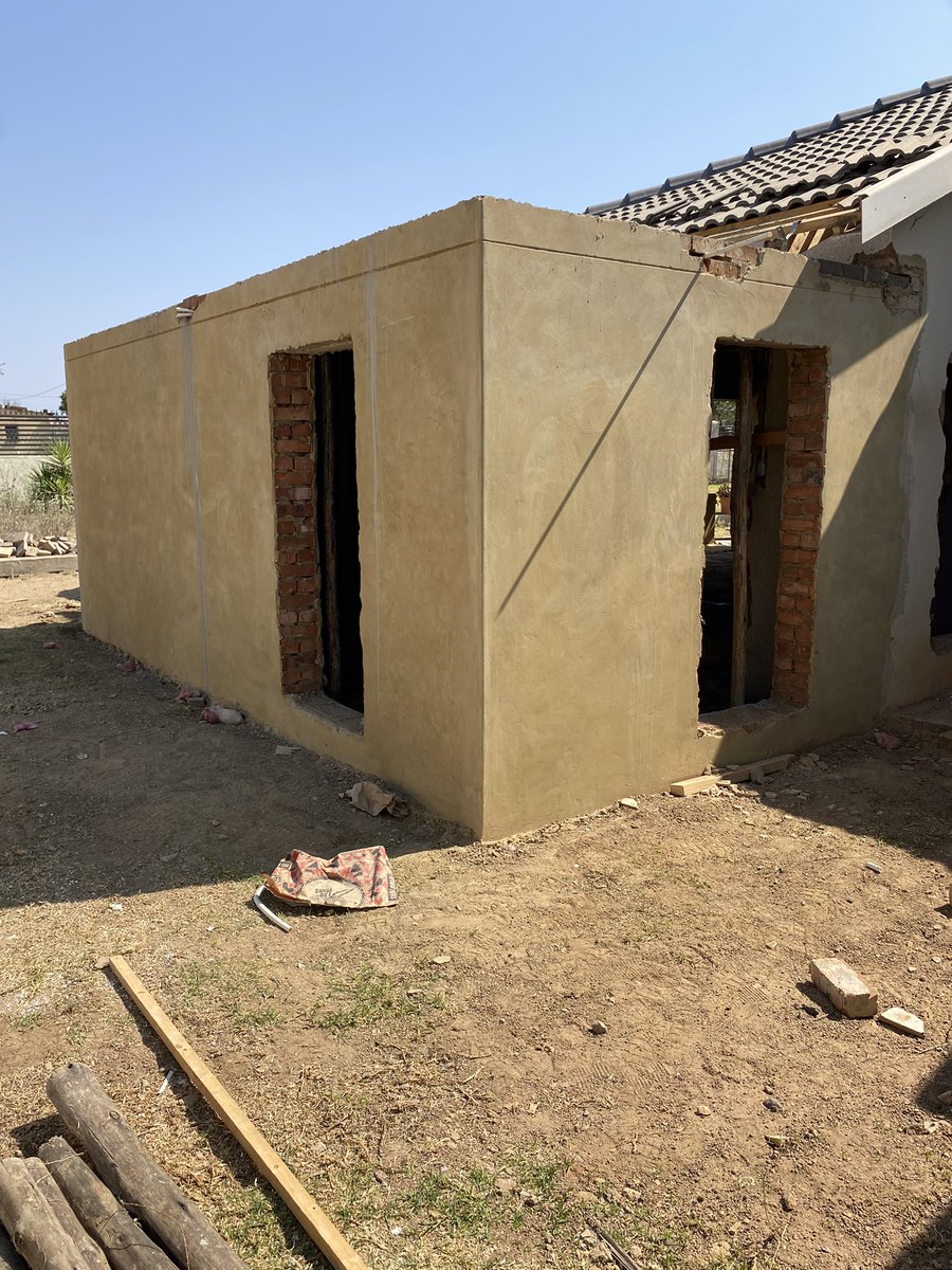 Nastry6's tweet photo. House extension in progress MBC Civil&amp;Construction 🚧🏠🧱.Professional home builders registered with NHBRC&amp;CIDB contact us today for a free quote 0713474693 https://t.co/npdcvUX2rj