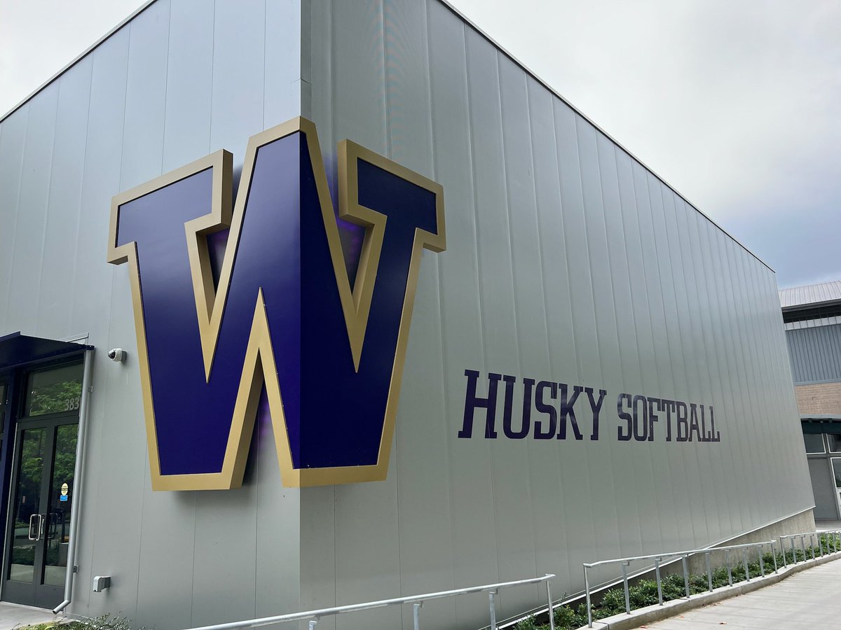 One of the biggest supporters of the High Level Throwing® Program from the very beginning has been <a href="/CoachTarr/">Heather Tarr 🦄 💜</a>! 

She knows the importance of getting her athletes on a solid throwing routine and sharing the knowledge, especially with the youth players! 🥎⚡️ #GoHuskies #HLT