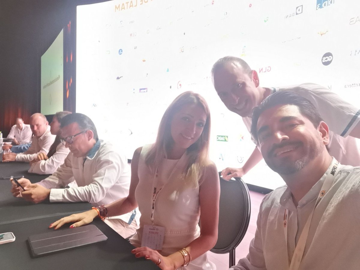 maria_ariza's tweet photo. Honor ser testigo de otro año de grandes avances en sector de Sofomes. Trabajando en profesionalización y gob corporativo las apoyamos a recurrir a fondeo institucional eficiente y altamente competitivo vía mercados públicos. Hoy @BIVAMX participa en 80% de las bursas del sector! https://t.co/AWKlPvphdR