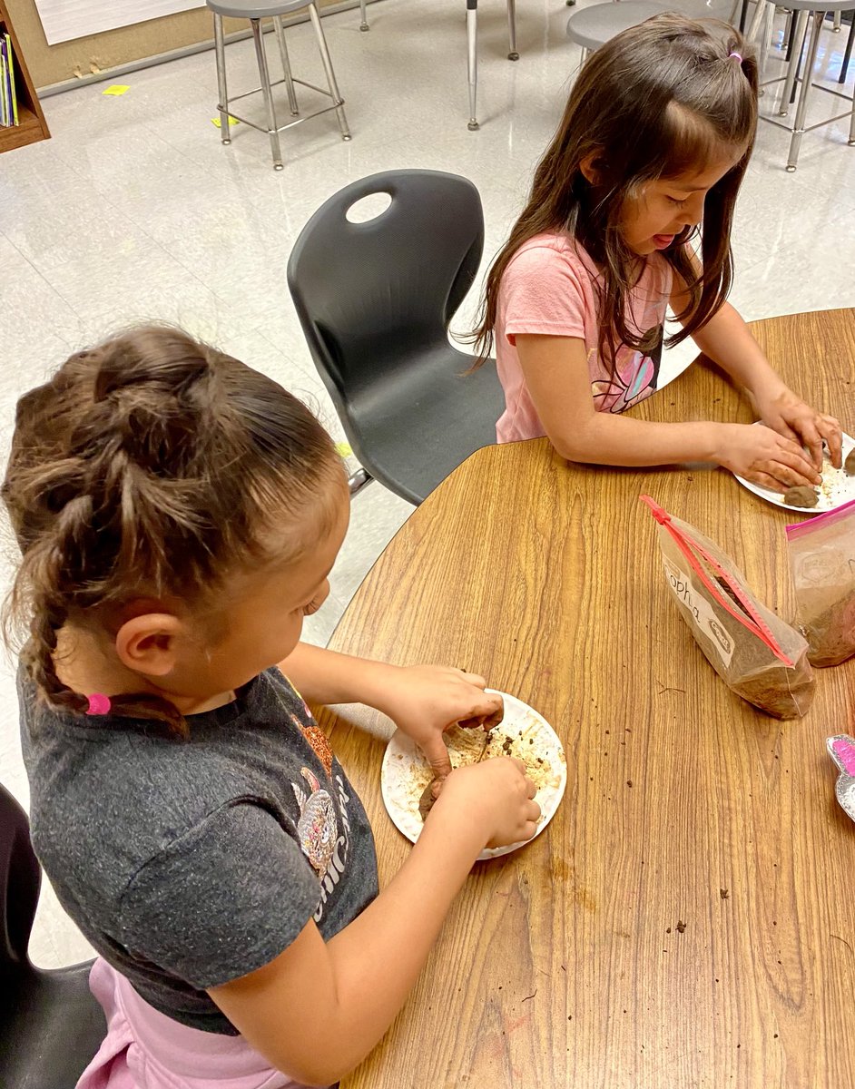 Sabrina Keidel (@mrskeidelwmes) on Twitter photo 1st Graders exploring soil during Science this week. #ourpackisontrack #onepack <a href="/WolfMeadowElem/">Wolf Meadow Elementary</a> 1st Graders exploring soil during Science this week. #ourpackisontrack #onepack <a href="/WolfMeadowElem/">Wolf Meadow Elementary</a>