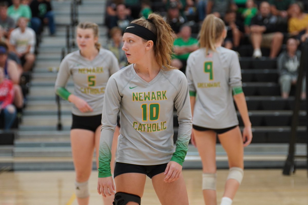 EastoftheBend's tweet photo. ๐Lady greenwave falls just short to Watkins in the third set.
END OF SET 3:
NC: 22โ๏ธ
W: 25
The wave looks to bring that hustle and energy already kicking off set 4 HOT๐ฅ๐คฉ
#eastofthebend #sportsmedia #volleyball #ncvolleyball #letsgogreenwave https://t.co/eZSYIc6c7O