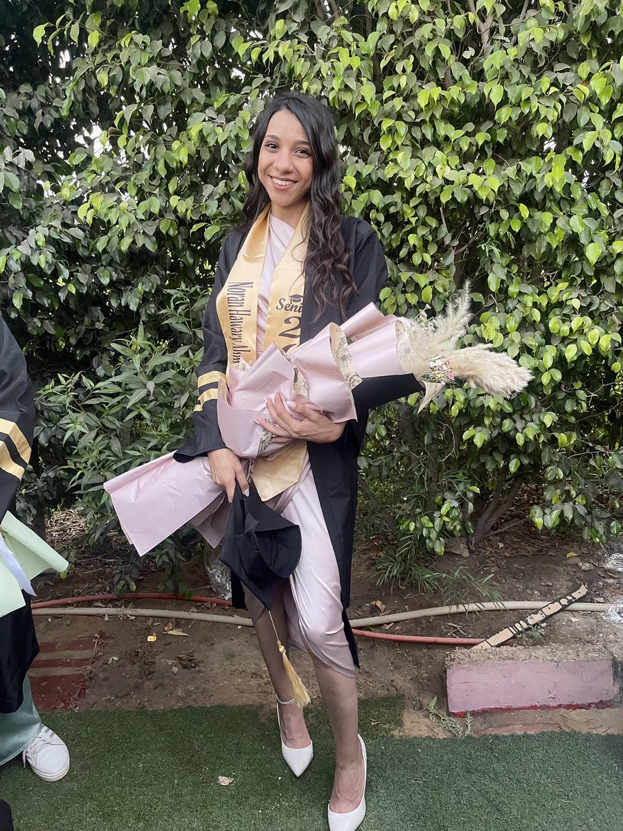 NoranHawary's tweet photo. this is just the beginning, to achieve the big dream😌🎓 https://t.co/YCk2CxQN0y