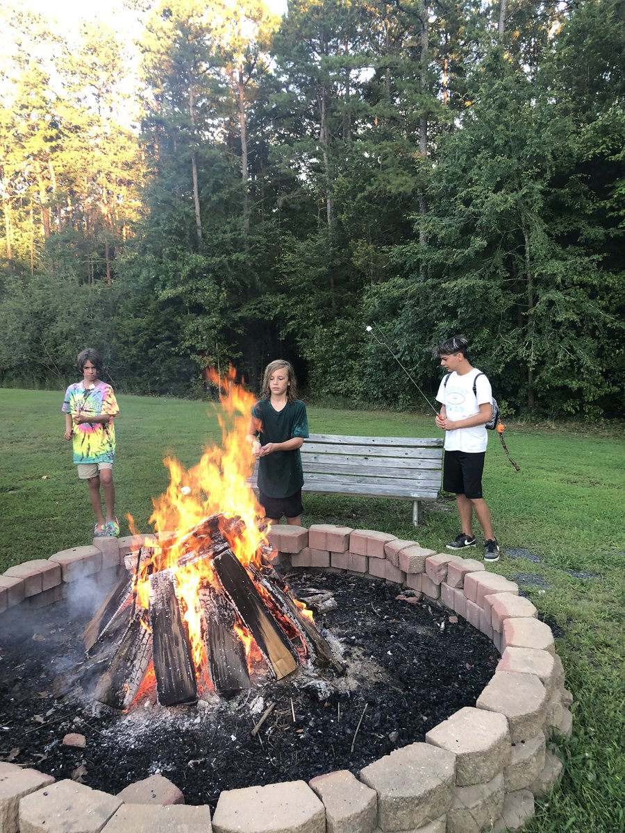 WCDS_Middle's tweet photo. Campfire s’mores are tasty! #WCDSMiddleSchool https://t.co/mzxGT6rNs9