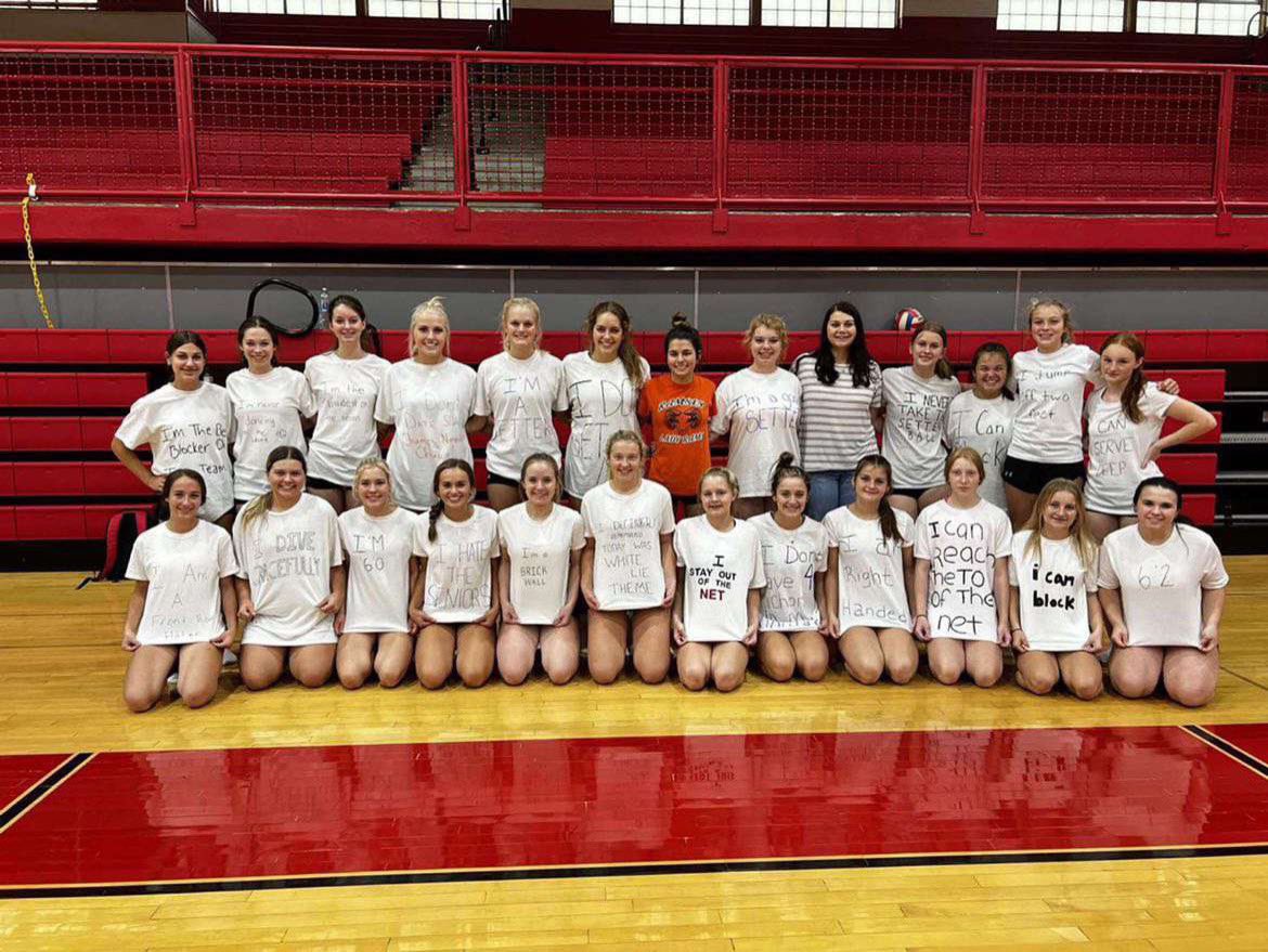b_austin25's tweet photo. Glad to be back #vandalstrong #volleyball #vandaliavandals https://t.co/OyqlMo3zuZ