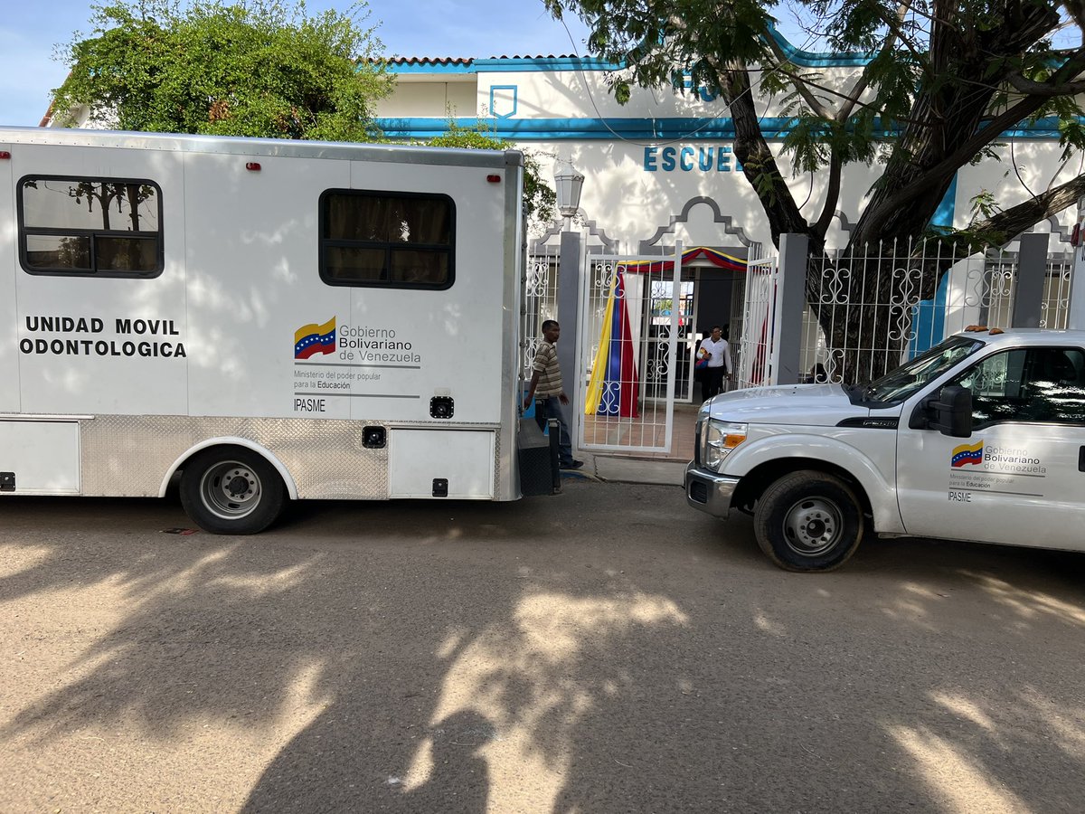 IpasmeOficial's tweet photo. #01sep //  ¡Despliegue integral en el Zulia!

El equipo de @IpasmeOficial, llegó a la EBN Marcial Hernández, para llevarle Atención Médica Integral a los docentes, personal administrativo y obrero de la parroquia Juana de Ávila.

#ElMetroRenace
@NicolasMaduro
@_LaAvanzadora https://t.co/sGxbEzBSi0