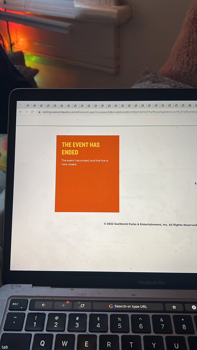 dvmxlition's tweet photo. @BuschGardensVA when i try and check out to get my fun pass deal for howl o scream and 2023 it says this 
:( could i get any help buying tickets? https://t.co/Gfp2FXfV5v