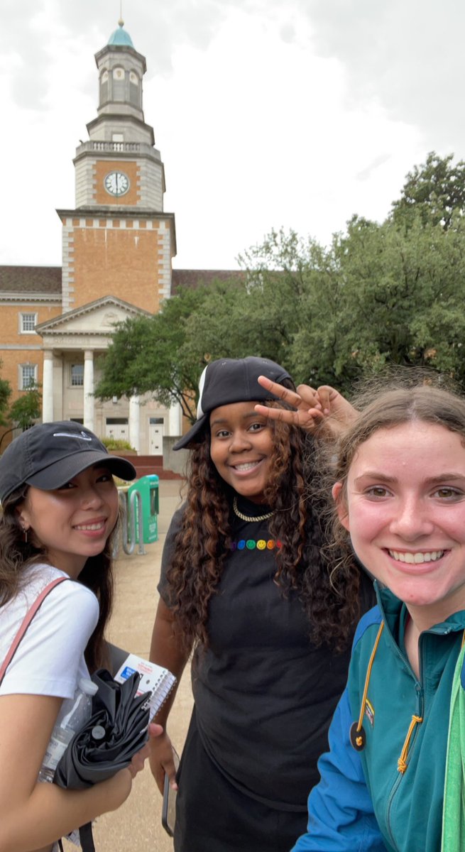 Elizabeth Bulot tweet media