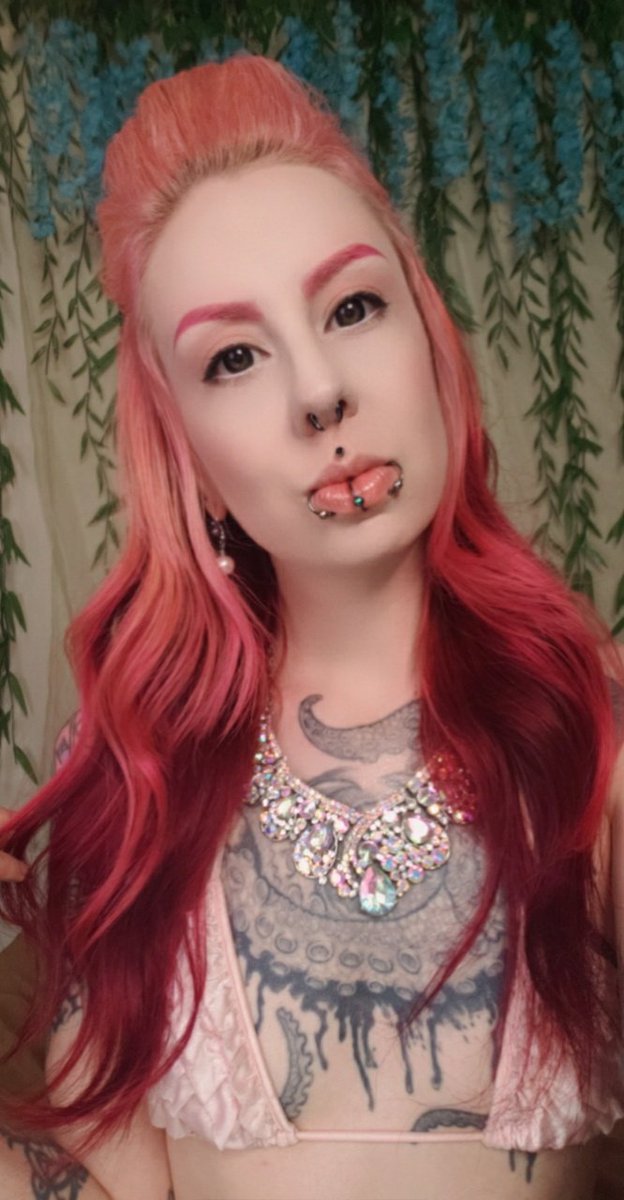 GoddessNoxturna's tweet photo. 🔴#LIVE on @chaturbate now!!! ✂️
https://t.co/qancL4U9px
#Goddess #chaturbate #RPG #RPGThursday #GoddessNoxturna 💋 https://t.co/owAsmj6Dv6
