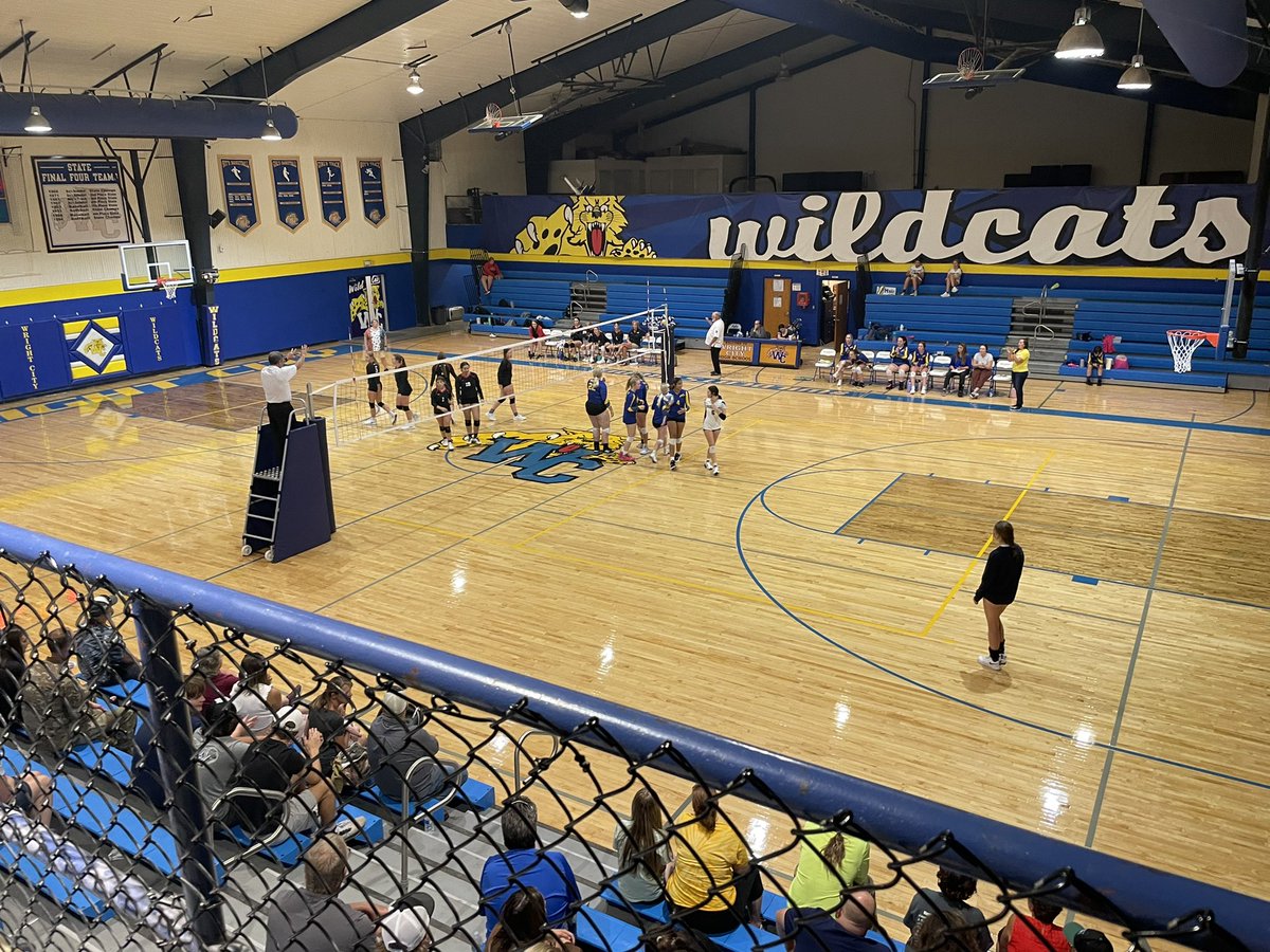 Ladies drop the first set, let’s get them in the 2nd!! #wildcatstrong