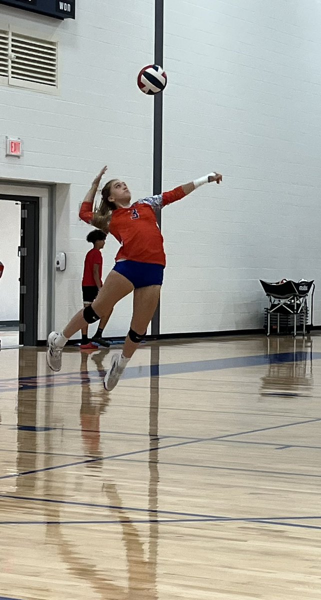 NP_Hieger's tweet photo. Great win tonight for the Varsity Grizzlies!  3 game winning streak continues!  Go Grizzlies!  @NPGrizzliesVB https://t.co/IiaeVrIgaS