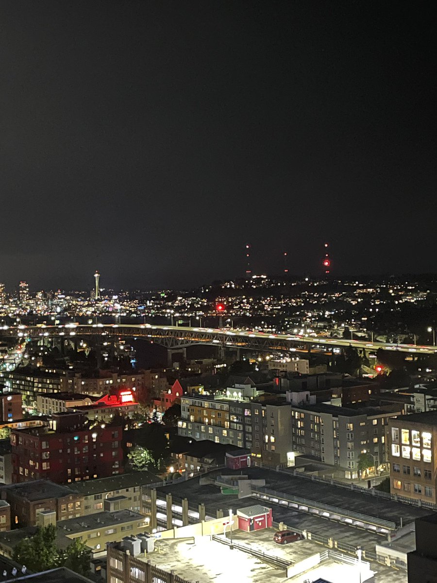nic_naca's tweet photo. School with a view part 2! #pcbsers @thePCBS #classof2022 #finalcountdown #bankcamp #executivecertification #onemoreday #seattlethings https://t.co/Gt48IwY8J3