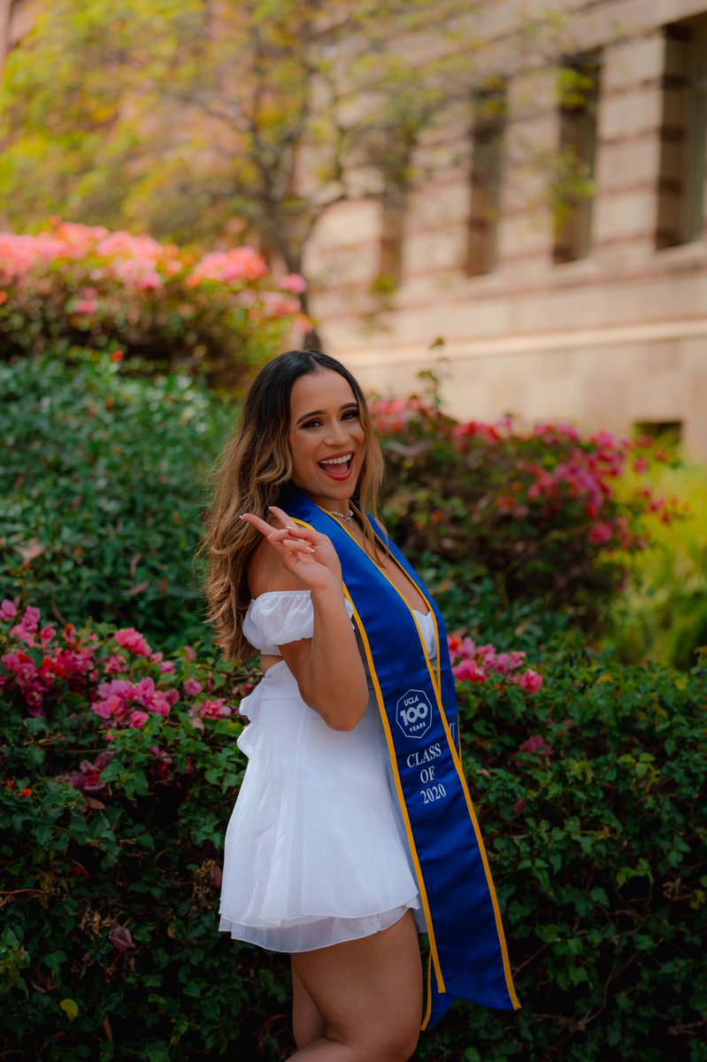 bvemxxx's tweet photo. pandemic graduate from the #1 public university💙💛🤞🏽 #gobruins https://t.co/fKlf088HbY