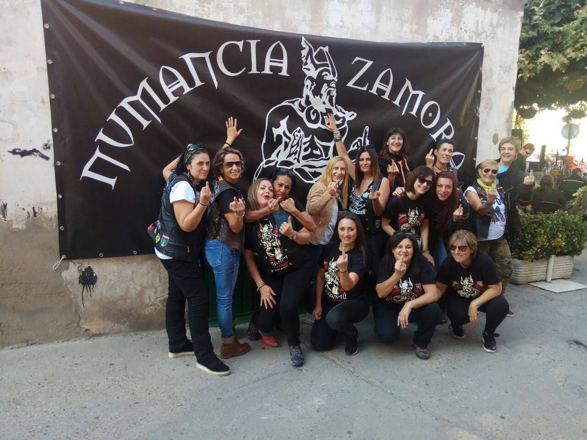 mora_brina's tweet photo. @Zamora24horas #LaTrampa
#Numancia 
Allí estaremos Miguelón, rugiendo nuestras motos por ti.

Me niego a que sea el último adiós.
Será un hasta luego.
Espero encontrarnos en otra vida y volver a hacer:

 Peinetas al Cielo https://t.co/puXjKJeETo