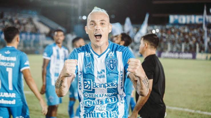 Assessoria de imprensa do <a href="/Paysandu/">Paysandu Sport Club</a> confirmando que a lista de jogadores relacionados ao duelo diante do <a href="/FigueirenseFC/">Figueirense FC</a>, não será divulgada.

Pois bem, com relação ao atacante Marcelo Toscano, que não seguiu viagem com o grupo, segundo fui informado é simplesmente opção técnica.