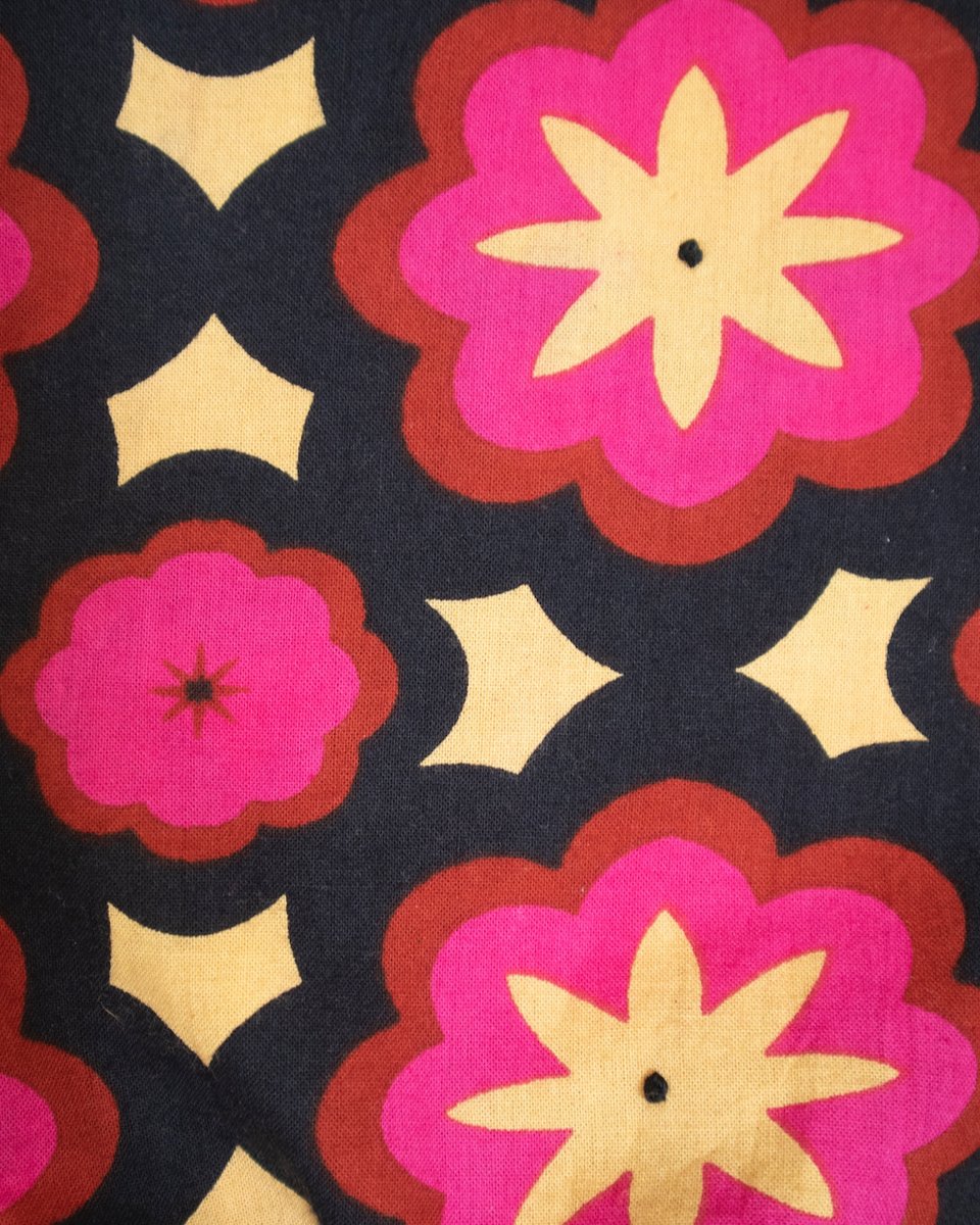MataTraders's tweet photo. Bold pink patterns are always a yes! This one is hand printed, and has embroidered details so you know it's a fair trade Mata favorite! Try on Mod Fuchsia for fall, available in our Aimee Maxi and Sohla Mini dresses. 💗 https://t.co/5tOFX1ANbO https://t.co/YxEt428YeV