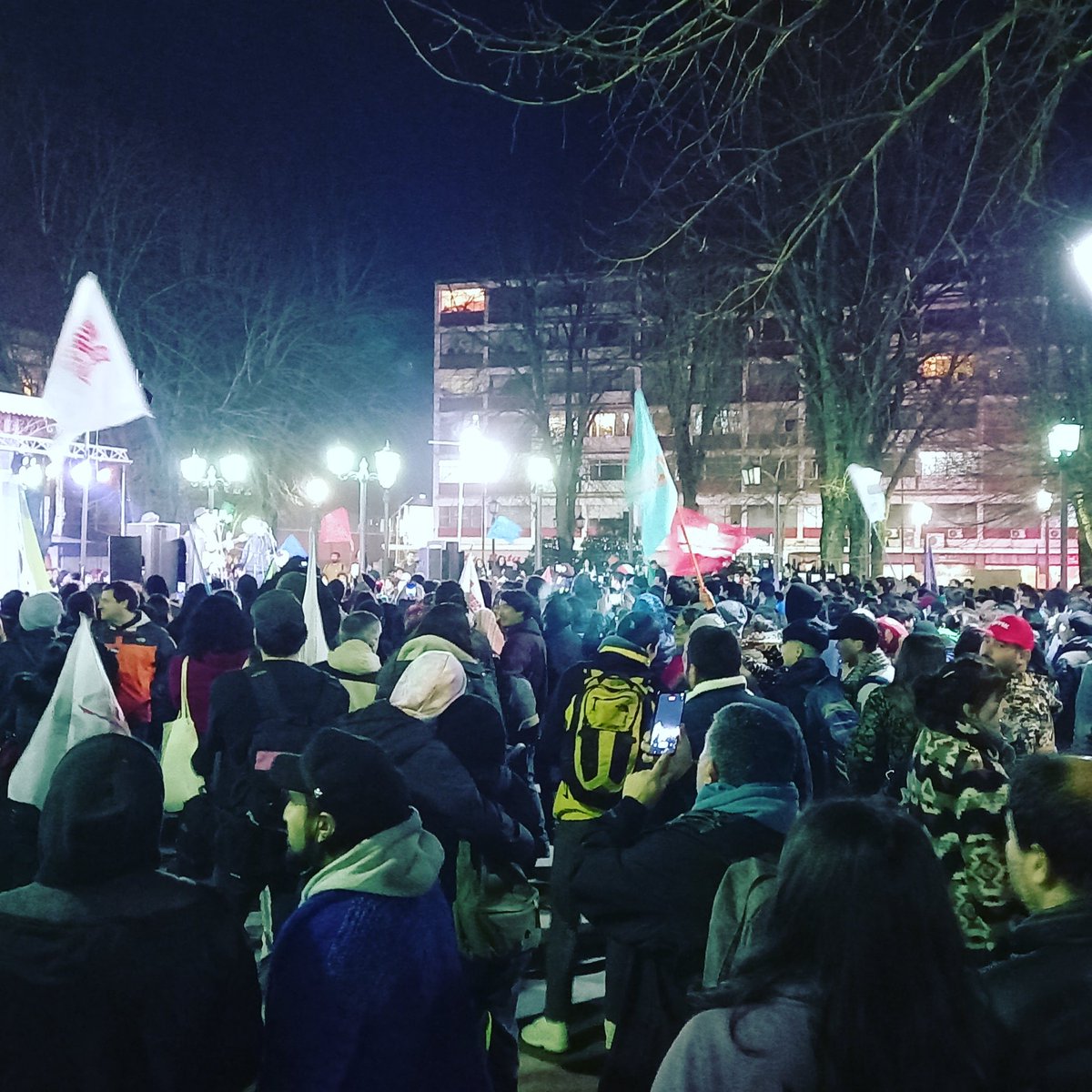 JanoAor's tweet photo. Nunca más solos ni solas, todos y todas juntos. #Apruebo #Apruebo4deSeptiembre  #valdiviacl https://t.co/08w3A61Fu2