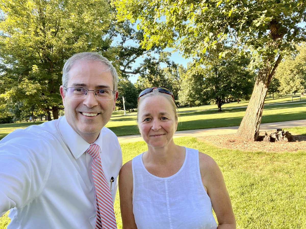 cplong's tweet photo. Today I had the pleasure to introduce @DrJFLJackson and @CVMDeanPuschner to the #ResilientTree! #SpartanDeans https://t.co/WlGvmLmf40
