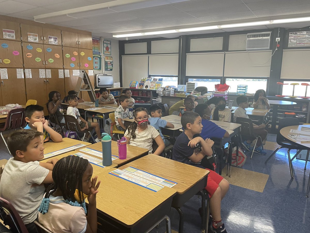 Mrs__Rosado's tweet photo. Today we learned new routines and about the power of YET! 🎉📚✏️ #growthmindset #VS13webelong @VS13UFSD @WheelerAvenue https://t.co/gzqXMCjvDL