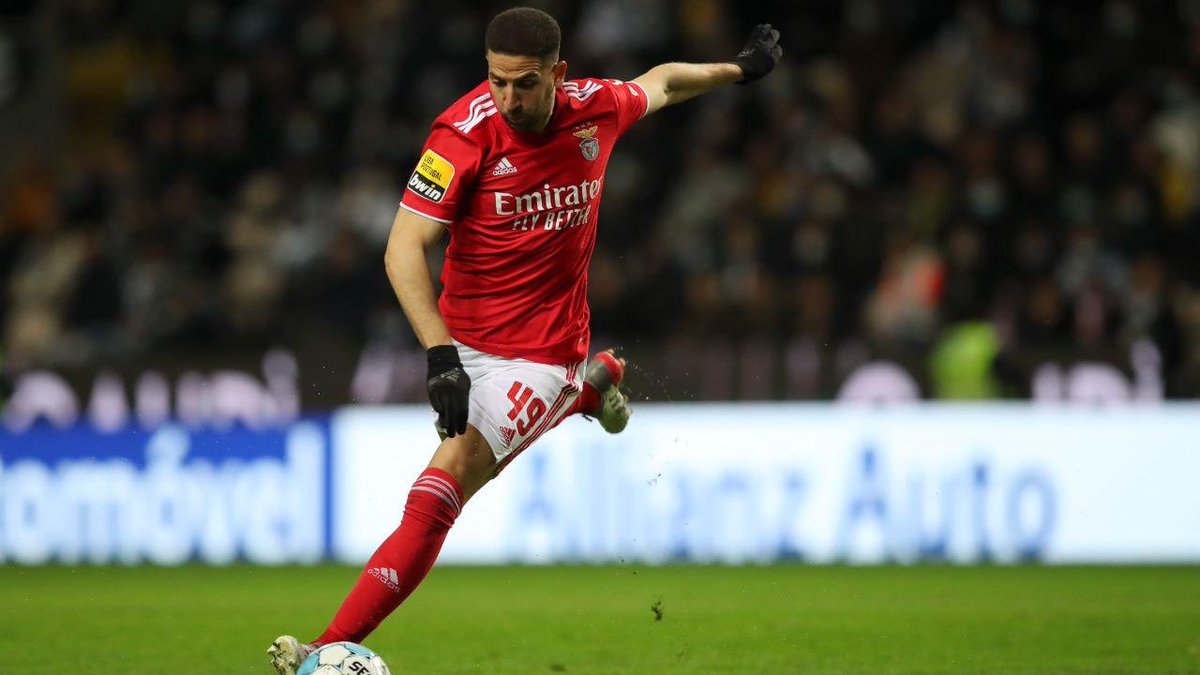 RPFootball2's tweet photo. OFICIAL: Adel Taarabt 🇲🇦 rescindiu contrato com o Benfica e é agora jogador livre https://t.co/fAtxNphyOp