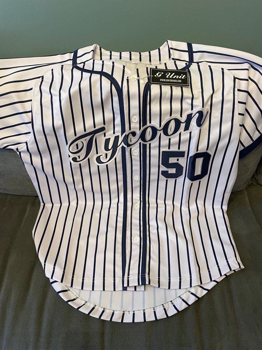 BIGRosieBK's tweet photo. #tycoonweekend
I love all my goodies from Tycoon Weekend! #merch merch
@bransoncognac
@lecheminduroi
@gunitbrand
@UnitedAirlines_
@TroyAikman #EIGHT #beer π» https://t.co/FnY8TCyAQL