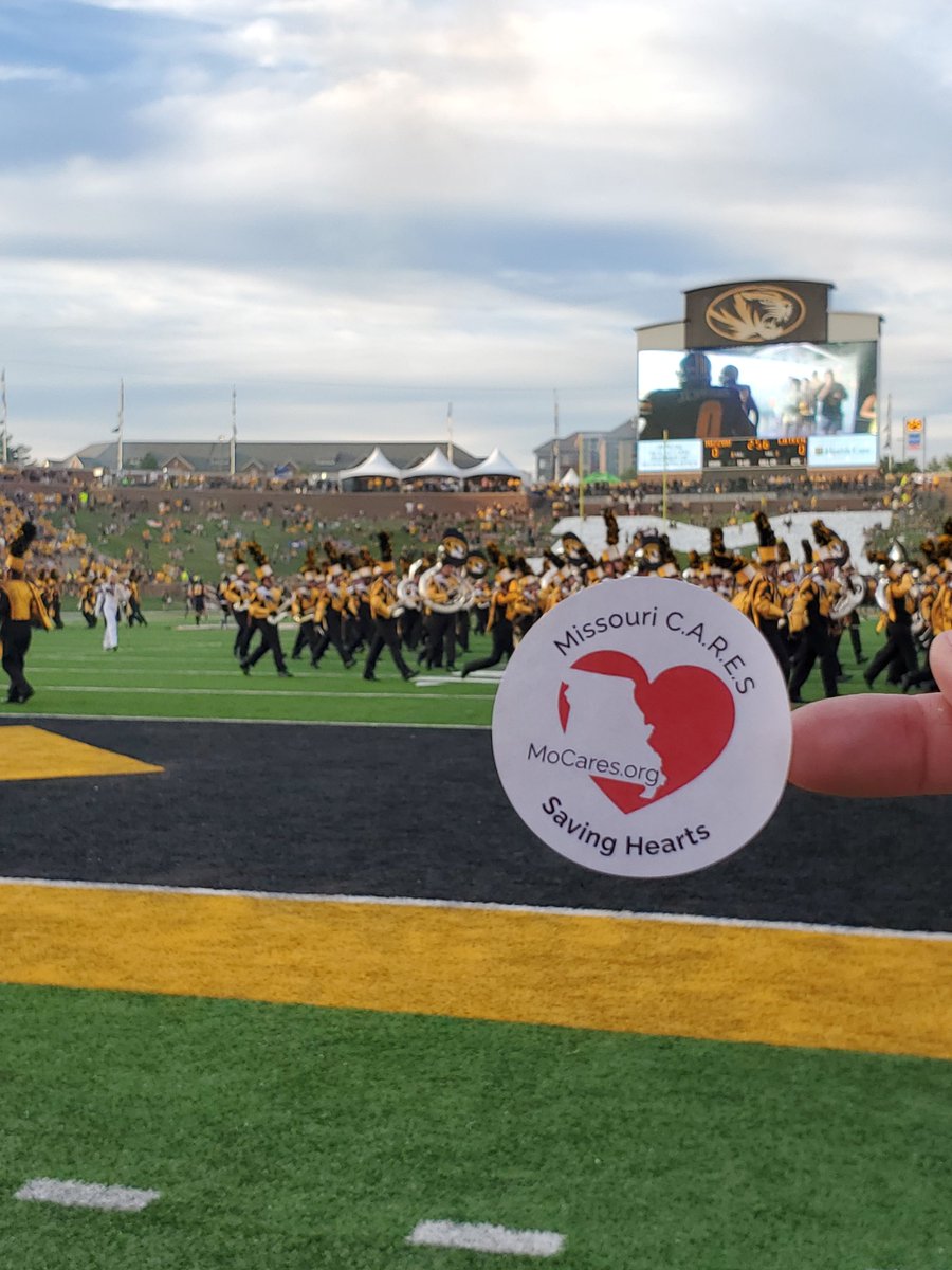 mo_cares's tweet photo. We are out here for the fans and our players! Everyone can #savehearts by #learningcpr #MIZ https://t.co/isC5COTLJJ