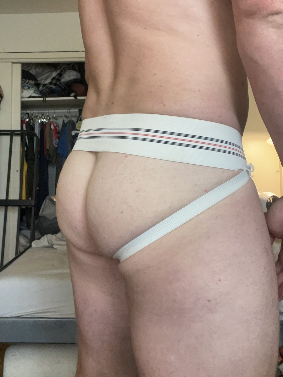 dadbodjock's tweet photo. Mcdavid jockstrap #uotd #dadbodjock https://t.co/a5BWkBDZDa