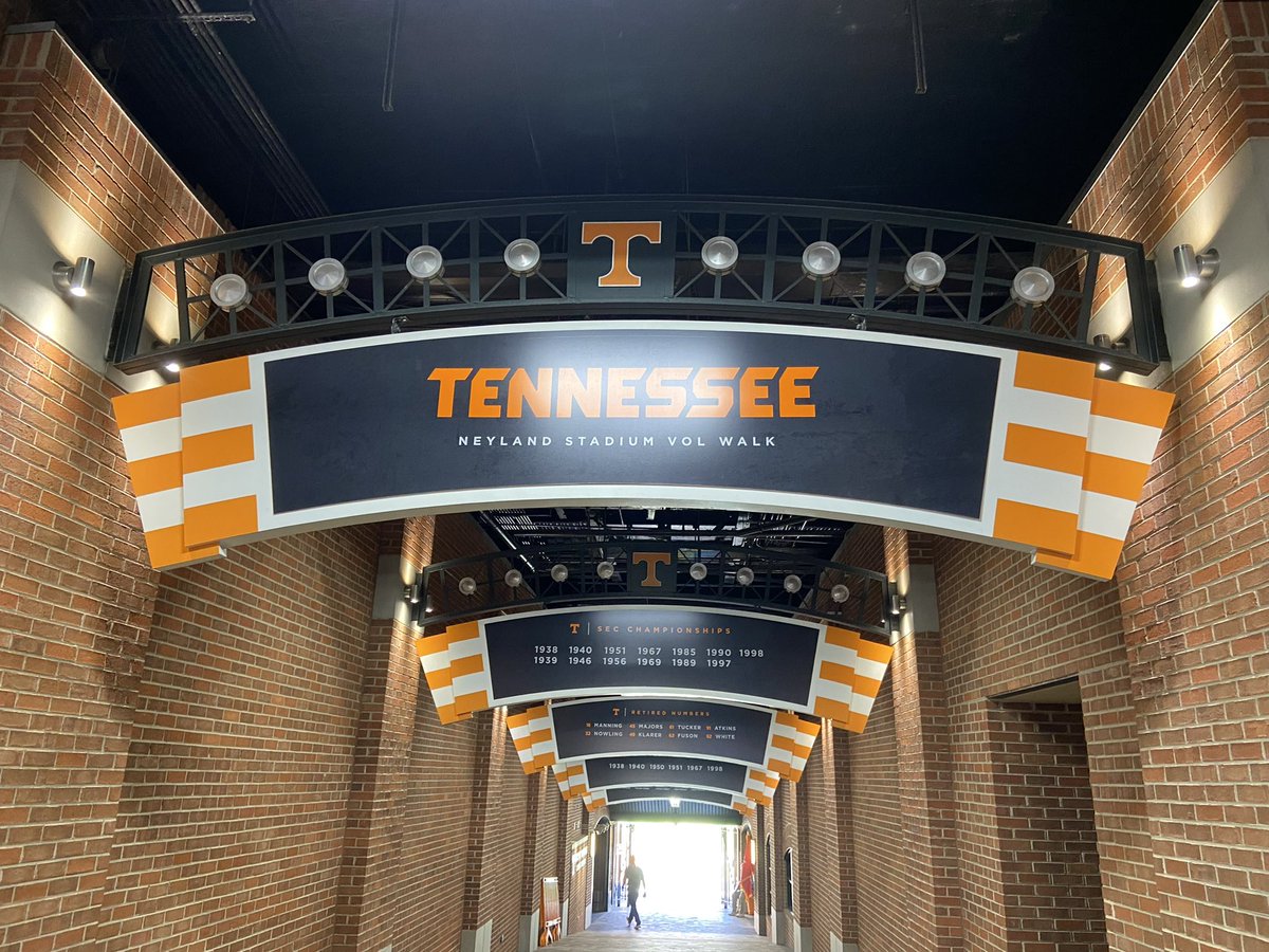 BlevinsSam's tweet photo. Back. #RockyTop #work #photog #VolsOn3 #SECon3 https://t.co/MtE1YOEtAL