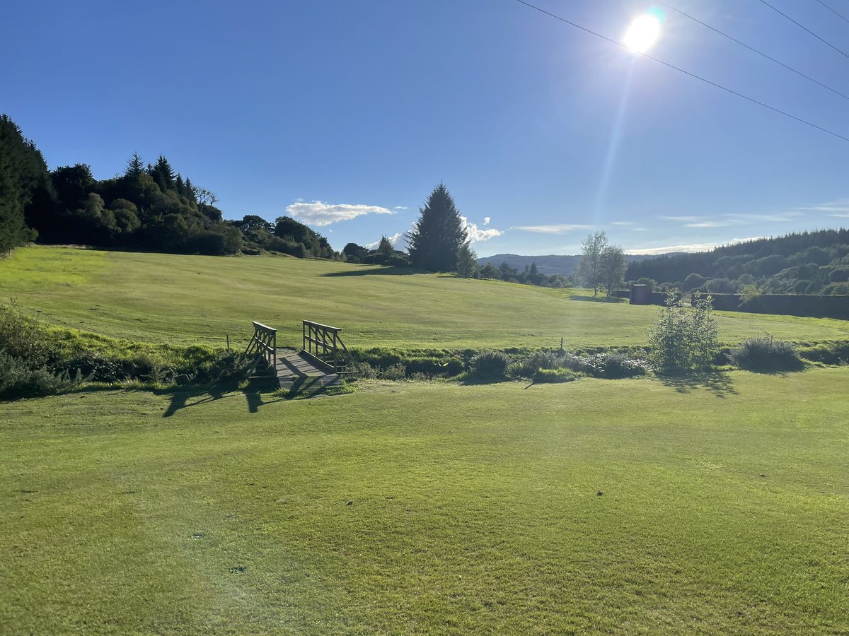 Sun always shines in Argyll <a href="/LochgilpheadGC/">Lochgilphead Golf</a>  cheeky wee round after work tonight and not a midge in sight #lochgilpheadsun #localcourses #argyllsunshine #timeout
