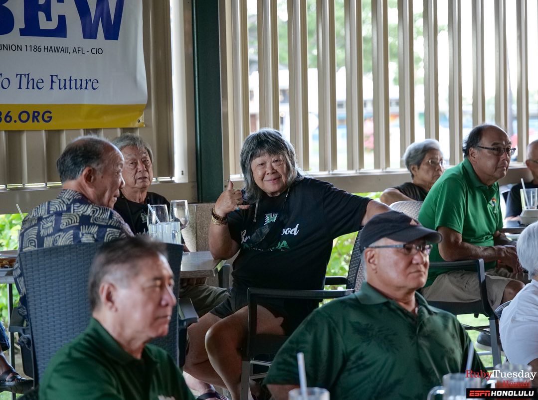 ESPNHonolulu's tweet photo. We had a blast at last night’s Call The Coach with @CoachTimmyChang !! If you missed it, here is the link to the replay⬇️

https://t.co/qXyjhA32MO

#CallTheCoach #TimmyChang #RubyTuesday #BRADDAHHOOD #GoBows #HawaiiFB https://t.co/e0wSr55Kpd