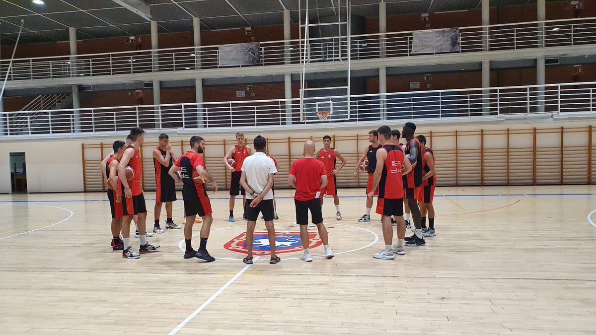 BasketNavarra's tweet photo. Con las pilas cargadas...🔋🔋

Ilusión renovada...💪

¡Comienza la pretemporada!🤪🤪 https://t.co/ZfvQoMI812