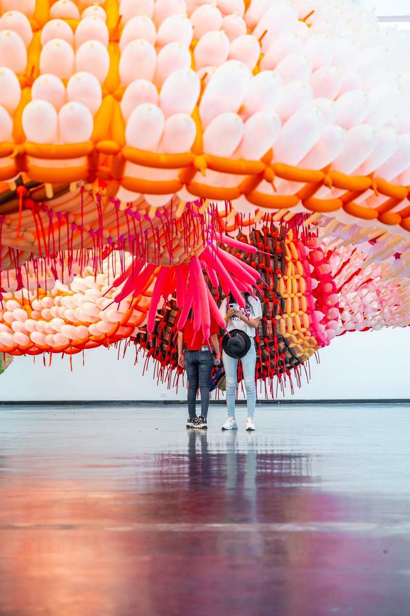 VisitSPC's tweet photo. There’s still time to see Jason @Hackenwerth’s insane balloon sculpture at DARKMATTER, an all-immersive exhibit going on now at @PinellasArts. On display through Oct 16th. Go check it out! #JasonHackenwerth #CreativePinellas https://t.co/UKx8x07MFl