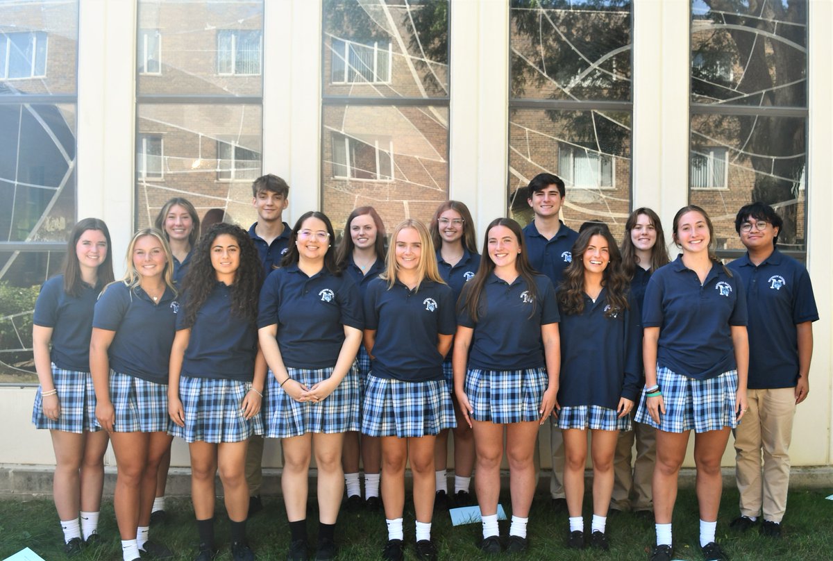 NazarethLGP's tweet photo. We welcomed 17 new Eucharistic Ministers from the Class of 2023 at Opening School Mass. Congratulations and thank you to these seniors for their leadership. #NazUnity https://t.co/GxO3C4g5QH