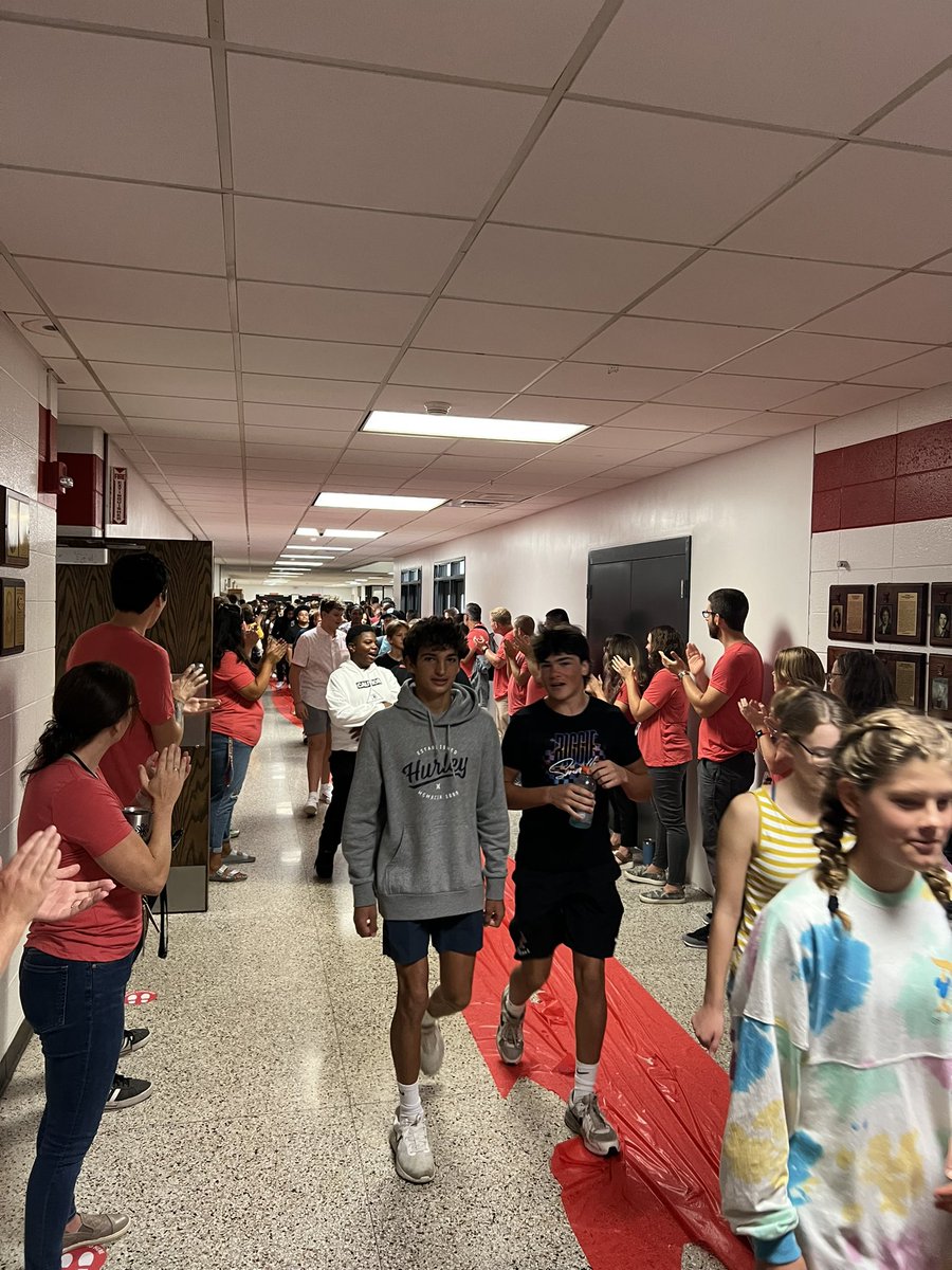 Welcome Class of 2026!  Special thanks to our Link Crew leaders and staff. <a href="/tosaschools/">Wauwatosa Schools</a>