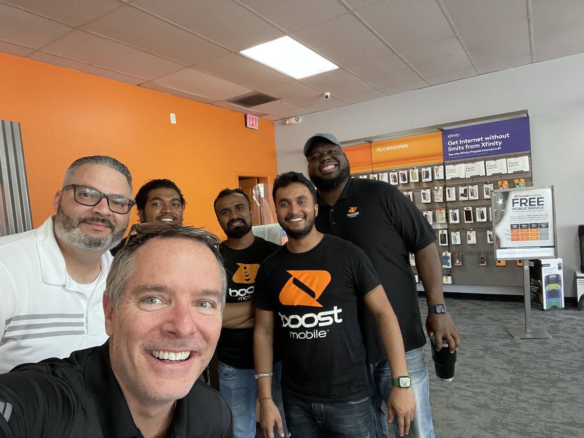 Smart_And_Smart's tweet photo. It was pleasure meeting with @mschwager3 @Eddie_Rivera_70 and James from Brightstar at our @Smart_And_Smart metropolitan pkwy location 😊. Thank you 🙏 guys for all your help and support.
@JayMiglionico @MarcecoNation @tonywagner29  @mattholman25 
#BoostMobile #TeamBoostMobile https://t.co/SBcXyVXtIm