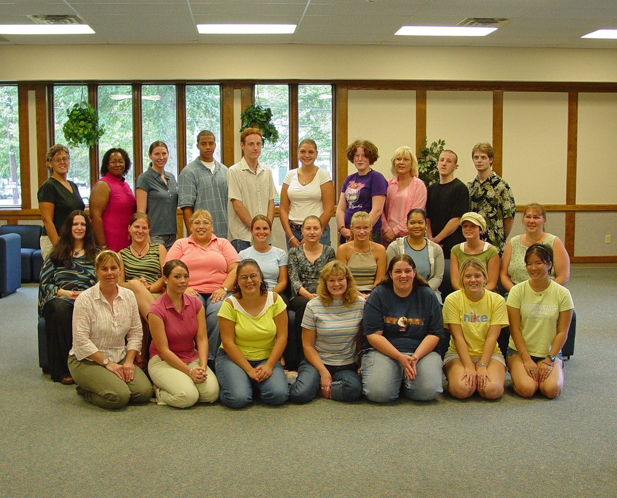 salemccnj's tweet photo. Today’s photo -- taken 18 years ago yesterday -- features 2004-2005 scholarship recipients. In the middle row, second from left is Kristin Deady, who now works at her alma mater as Assistant Dean of Glass Education. Any other familiar faces?
#tbt #SCC50 https://t.co/emF0Q5BmVg