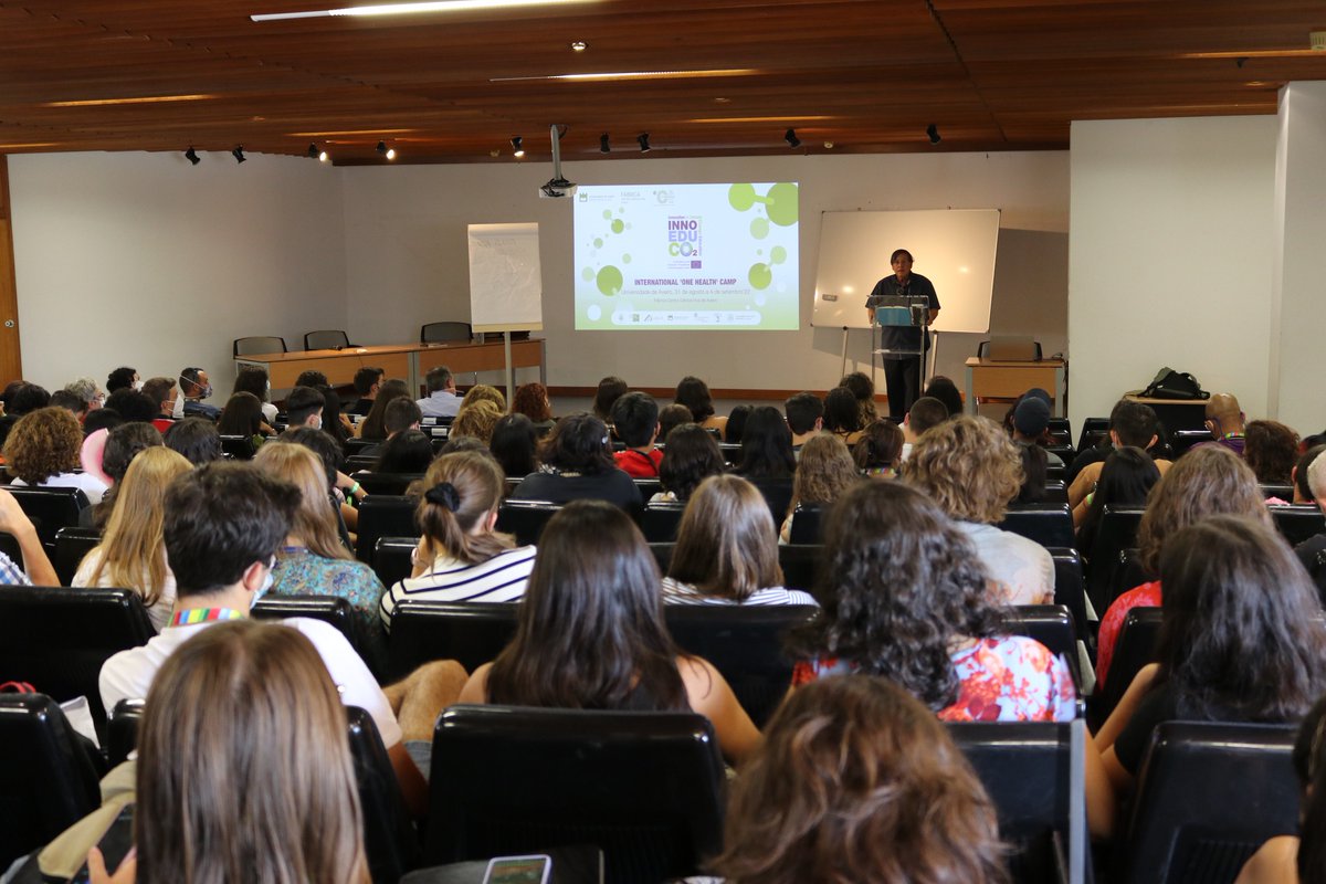 ies_v_remedio's tweet photo. Dentro del Proyecto Medio Ambiental del Centro, Alumnas de 1º de Bachillerato del IES Virgen del Remedio, están participando en Aveiro (Portugal) en el Campus Internacional Climántica 2022 @Climantica, donde colaboran las Universidades de Aveiro y Santiago de Compostela. https://t.co/zepnQW1nNJ