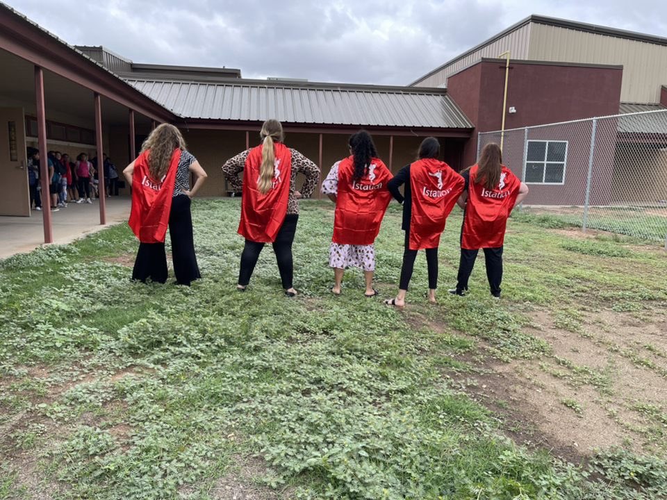 DowlingTigers's tweet photo. Fantastic Fourth ready for @istation #SUPERteachers https://t.co/EUIpfgXcrq