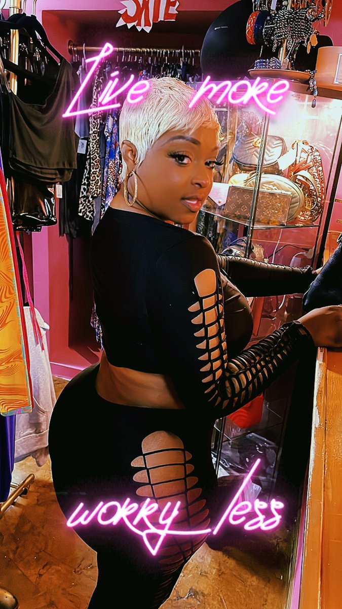 MizzjadaThyck's tweet photo. I appreciate all my fans asking about my brother is a  great men and he don't judge me on what do I'm just a sister that got my  brother back always I will not move unless I know he is doing well period https://t.co/VEerua1Vr7