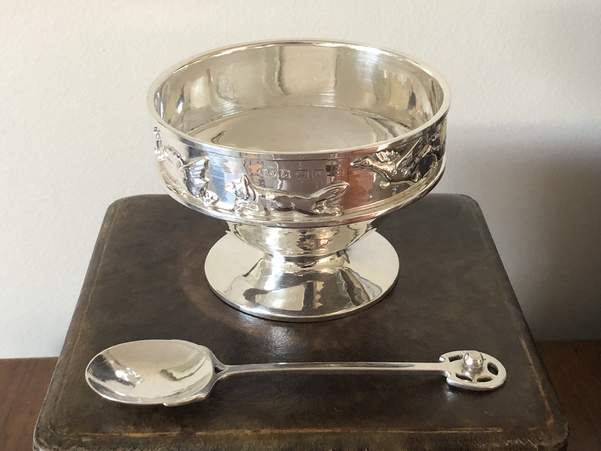 PenroseAntiques's tweet photo. #Stunning boxed #AEJones silver #fox and #Goose #artsandcrafts #silver #sugarbowl and #Horseshoe themed spoon - could be yours for just Β£1250 contact us at enquiries@penroseantiques.Co.uk for further details https://t.co/kmhrSJBvwm