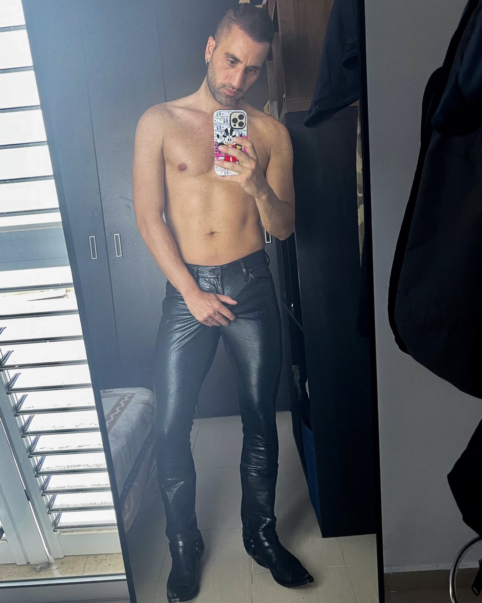 nikolas127's tweet image. Oops I did it again 😉