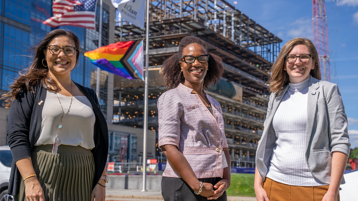 UMassDiversity's tweet photo. Members of the Diversity and Inclusion Office were on hand today as the pride flag was raised at UMass Chan Medical School. Pride Worcester has 10 daysโ worth of events to celebrate Central Massachusettsโ LGBTQ+ community, starting today through Sept. 10. UMass Chan is a sponsor. https://t.co/FmBfJi93y0
